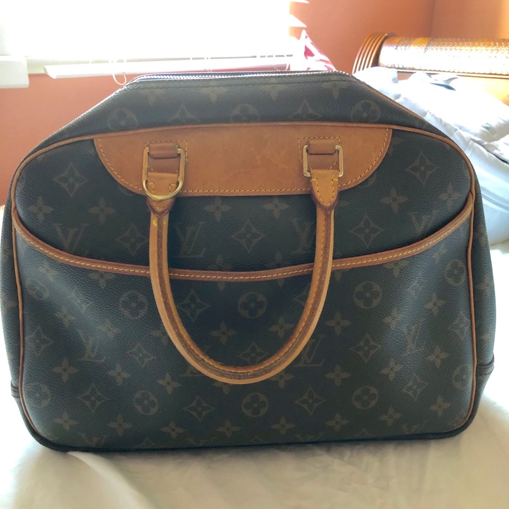 [SOLD] Louis Vuitton Deauville